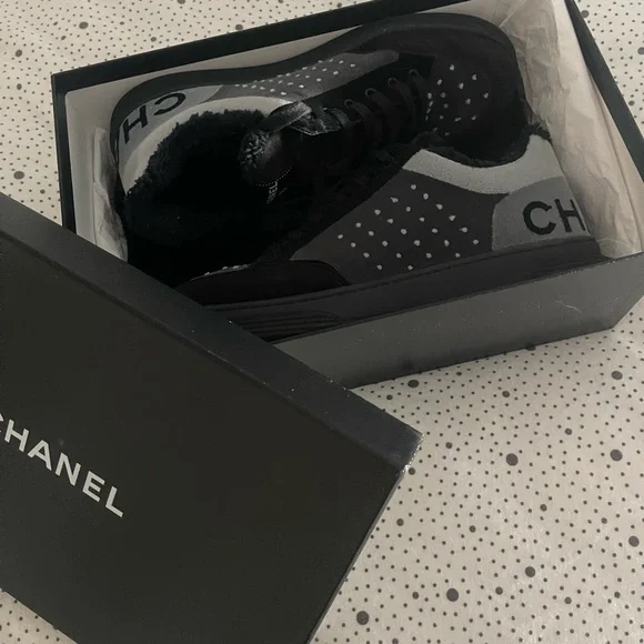 Chanel velvet sneakers in black size 41 - Picture 5 of 8